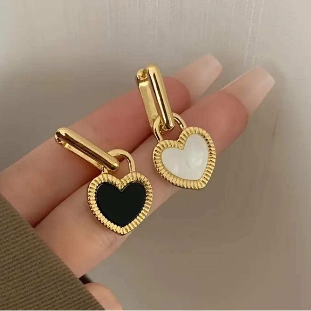 ELEGANCE CRAFTED FROM LUXURIOUS, INLAID SHELL HEART DROP EARRINGS